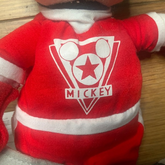 NWT The Disney Store Hockey Mickey Mouse Beanbag Toy - Picture 5 of 11